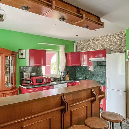 Gorgeous Home In Nowe Warpno *