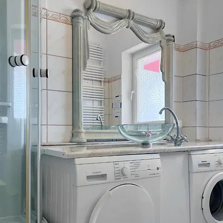 4 Bedroom Amazing In Nowe Warpno