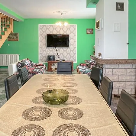 4 Bedroom Amazing In Semesterbostad *