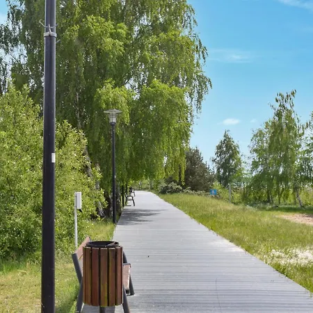 4 Bedroom Amazing In Semesterbostad Nowe Warpno